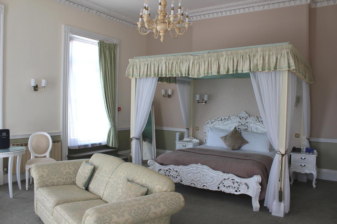 Manor Of Groves Hotel, Golf & Health Club Sawbridgeworth Extérieur photo